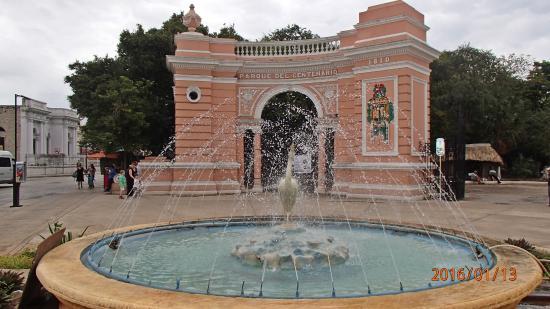 Arco de Bienvenida a Merida